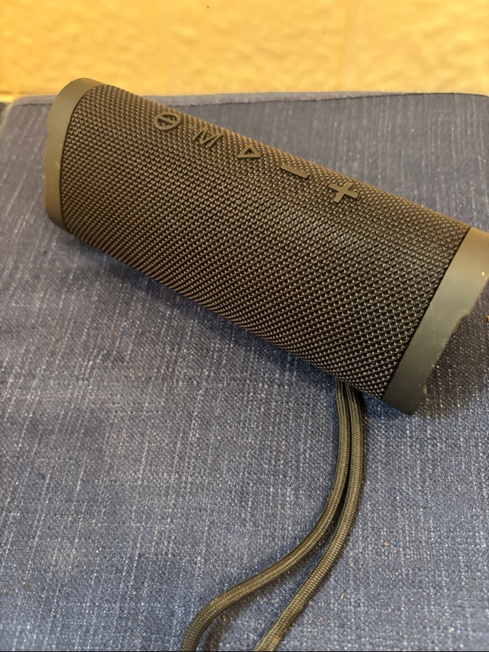 Cylindrical Black Bluetooth Speaker with Strap